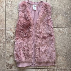 Youth M Rose furry sweater vest